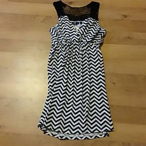 Lace strap white black stripe dress